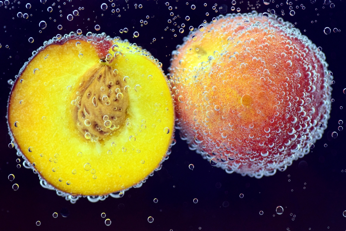 ‘~桃 水果 吃 美味 红色 黄色 甜 成熟 健康 石果 美味的桃子 多汁 水 6K水果图片’ 的图片