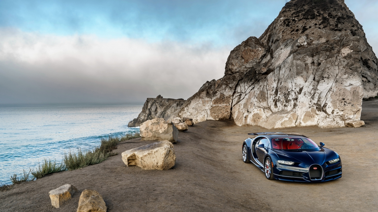 ‘~美国海岸 蓝色豪华车 布加迪跑车4K桌面背景’ 的图片