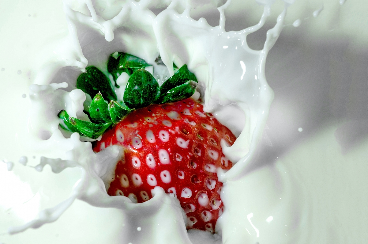 ‘~草莓 牛奶 牛奶草莓 4K图片’ 的图片