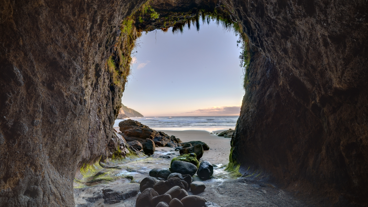 ‘~俄勒冈州 海滩 洞穴 美丽的风景4K桌面背景’ 的图片