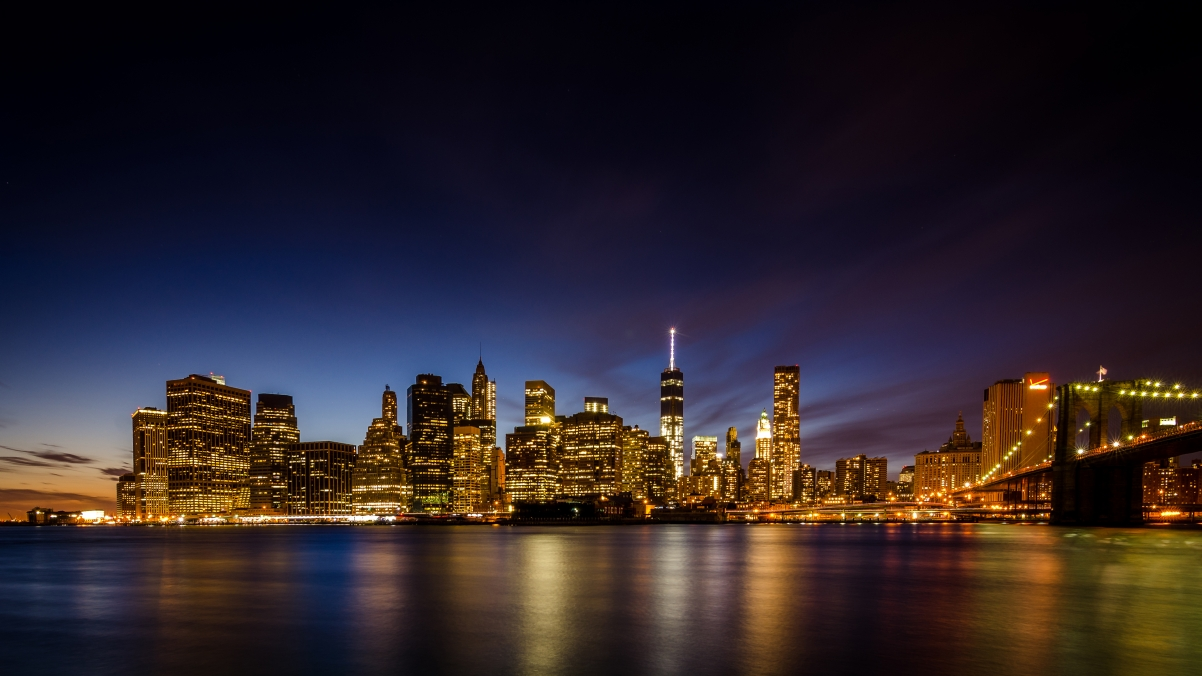 ‘~纽约布鲁克林大桥公园 城市夜景4K桌面背景’ 的图片