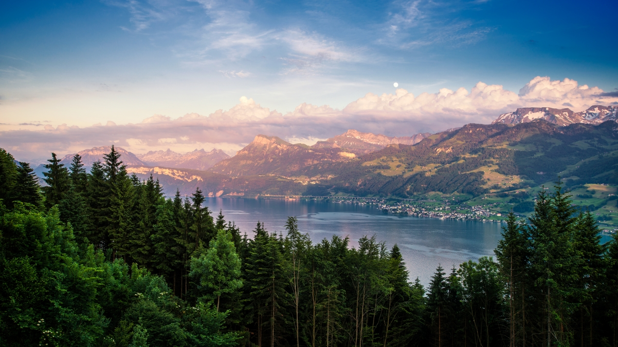 ‘~瑞士苏黎世湖4K风景桌面背景’ 的图片