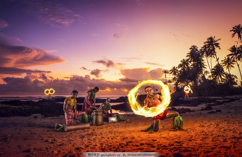 ‘~热带海岛夜晚火焰表演图片_其他_人物图片集-  ~’ 的图片