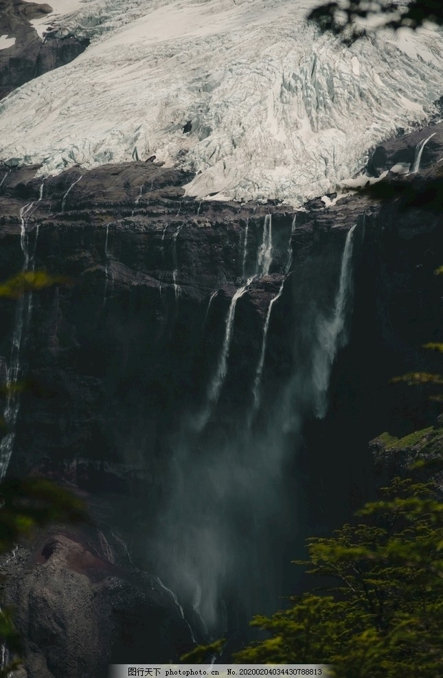 火山下的瀑布,细水长流,壁纸,高清,超清,摄影,自然景观