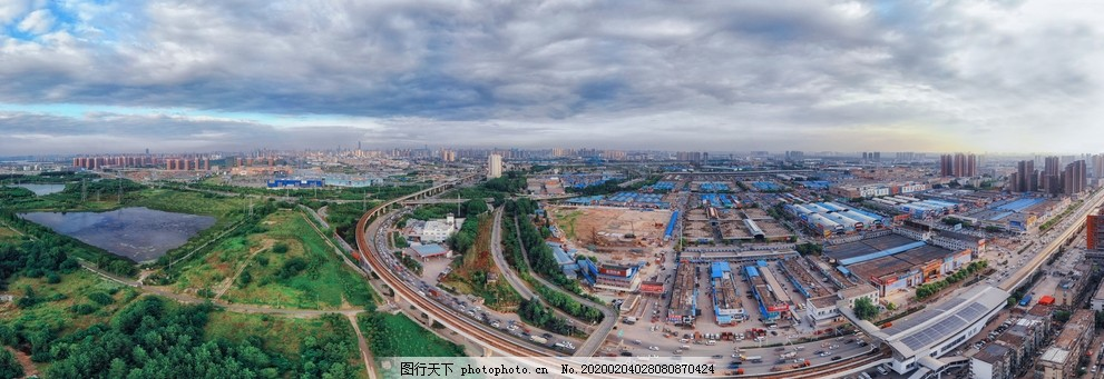 ‘~俯瞰蓝天白云下的武汉城市全景长图片_建筑平面创作_环境平面创作-  ~’ 的图片